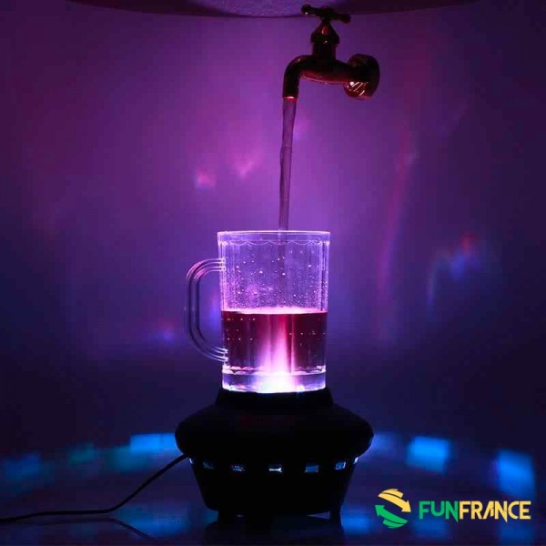 FUNFRANCE - Articles de fête et produits Hi-Tech : Fontaine robinet magique à led 220v - 10.75€ - L'eau coule comme par magie. P
