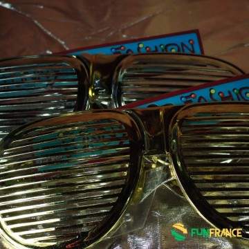 FUNFRANCE - Articles de fête et produits Hi-Tech : Lunettes de fête plastique géantes 25cm environ - 2.408333€ - Lunettes de fêt