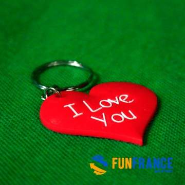 FUNFRANCE - Articles de fête et produits Hi-Tech : Porte clef "I love you" - 0.541667€ - Porte-clés cœur "I love you" rouge idéa