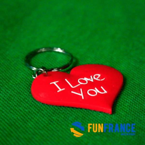 FUNFRANCE - Articles de fête et produits Hi-Tech : Porte clef "I love you" - 0.541667€ - Porte-clés cœur "I love you" rouge idéa