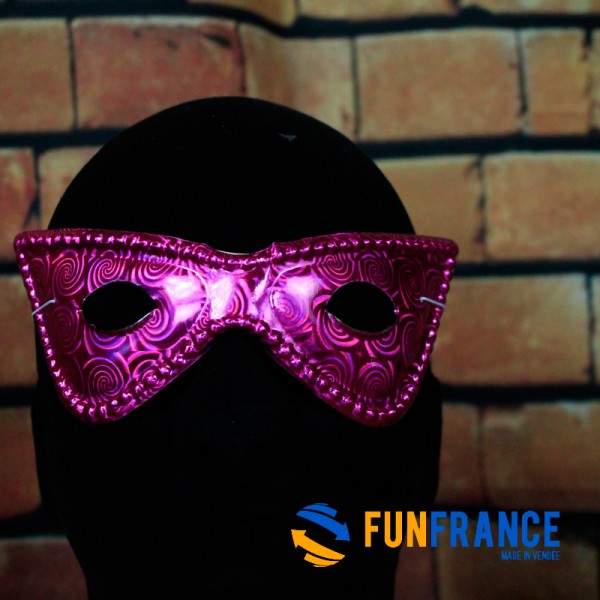 FUNFRANCE - Articles de fête et produits Hi-Tech : Masque loup carnaval violet - 1.233333€ - Masque loup PVC rigide violet brill