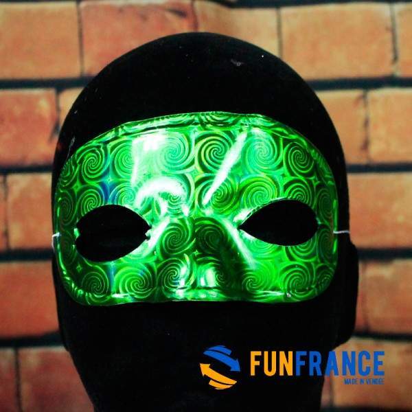 FUNFRANCE - Articles de fête et produits Hi-Tech : Masque loup carnaval léger couleur brillant - 0.933333€ - Masque loup PVC rig
