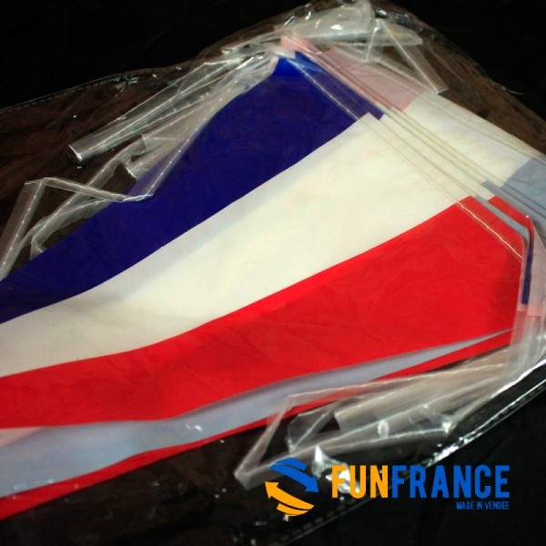 FUNFRANCE - Articles de fête et produits Hi-Tech : Banderole de fanions France 6M x 27cm - 2€ - Guirlande de 20 fanions Bleu Bla