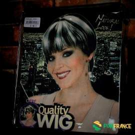 Perruque brune avec mèches blondes