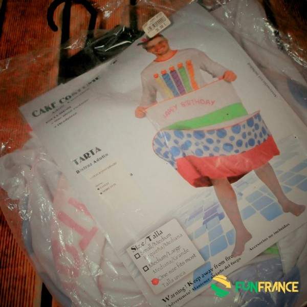FUNFRANCE - Articles de fête et produits Hi-Tech : Déguisement costume anniversaire - 29.166667€ - Déguisement costume anniversa